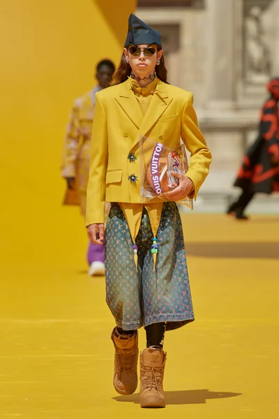 Look 49